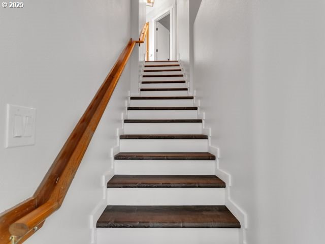 724 Kayla Way, Monmouth, OR 97361 - view of stairway