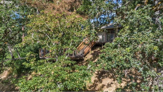 242 Rocky Point Ln, Roseburg, OR 97471 - view of yard with a wooden deck