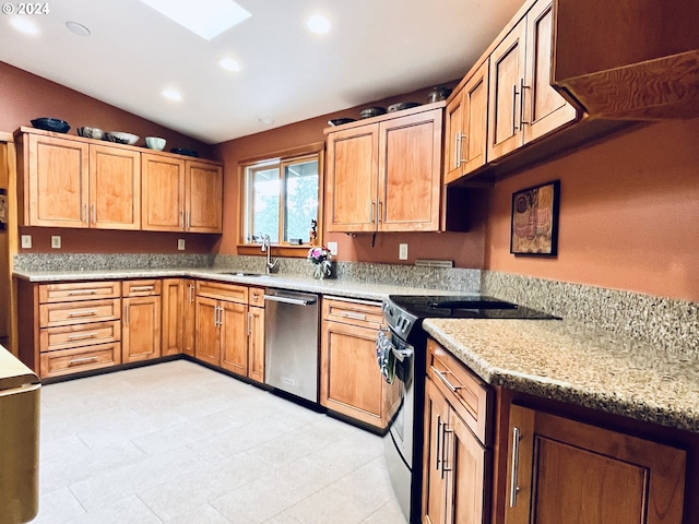 242 Rocky Point Ln, Roseburg, OR 97471 - kitchen featuring black electric range, stainless steel dishwasher, lofted ceiling, and recessed lighting