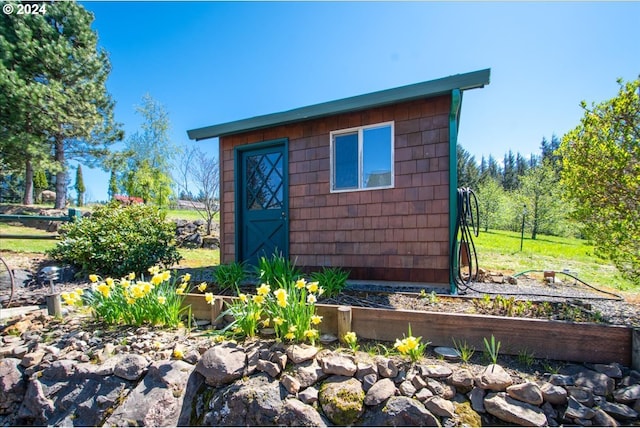 view of outdoor structure