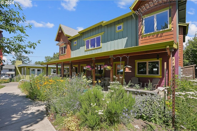 view of front of home featuring covered porch