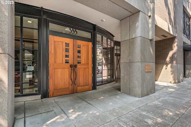 entrance to property with covered porch