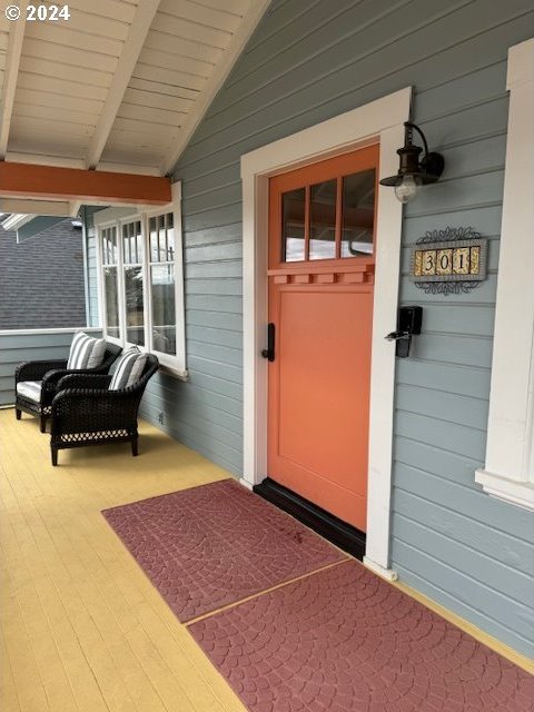 property entrance with a porch