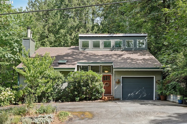 view of front facade with a garage