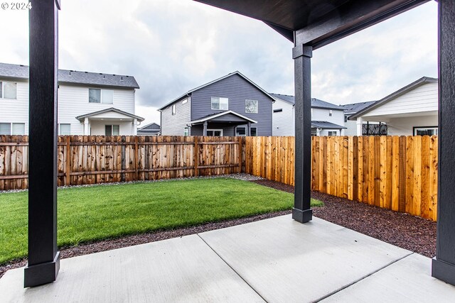 view of yard featuring a patio