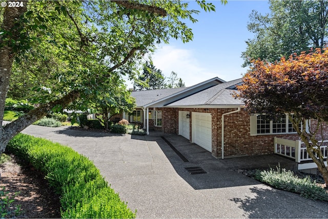 view of front facade with a garage