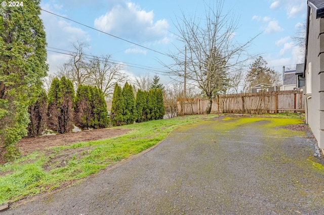 8941 SE Knapp St, Portland, OR 97266 - view of yard featuring fence