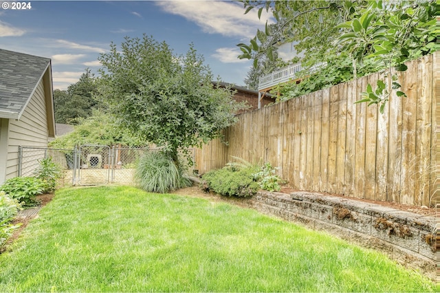 300 Spinnaker Way, Columbia City, OR 97018 - view of yard featuring a gate