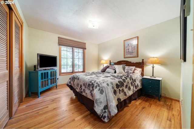 8805 NE 36th St, Vancouver, WA 98662 - bedroom with a closet, baseboards, and light wood finished floors