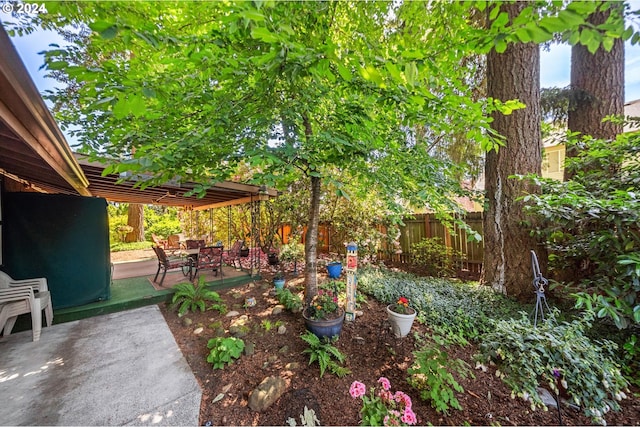 8805 NE 36th St, Vancouver, WA 98662 - view of yard featuring fence and a patio area