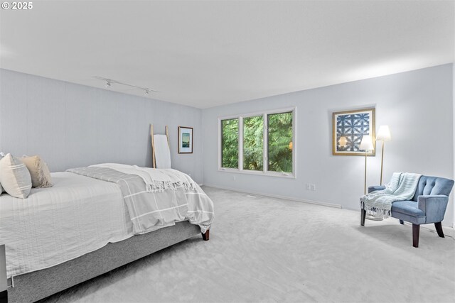 1739 Palisades Terrace Dr, Lake Oswego, OR 97034 - carpeted bedroom featuring rail lighting