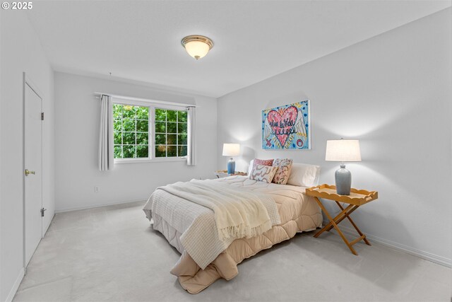 1739 Palisades Terrace Dr, Lake Oswego, OR 97034 - bedroom featuring baseboards and light carpet