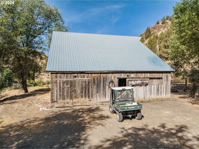 view of outbuilding