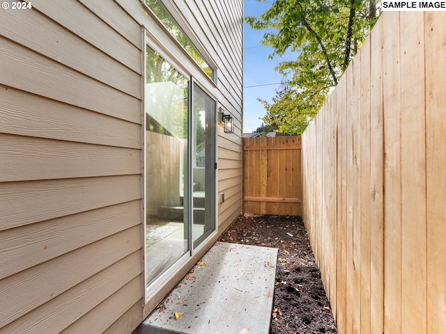 6905 N Bank St, Portland, OR 97203 - view of side of property