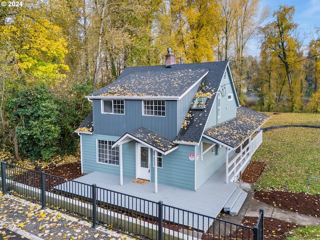 view of front property featuring a deck