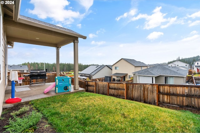 view of yard featuring a patio