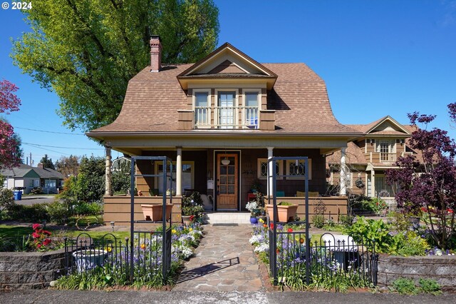 view of front facade featuring covered porch