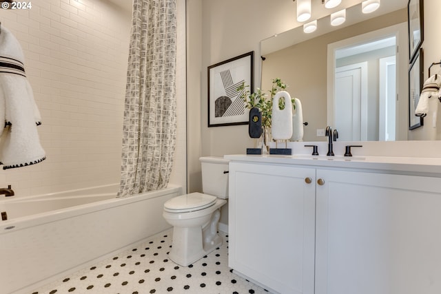 full bath with shower / tub combo, toilet, and vanity