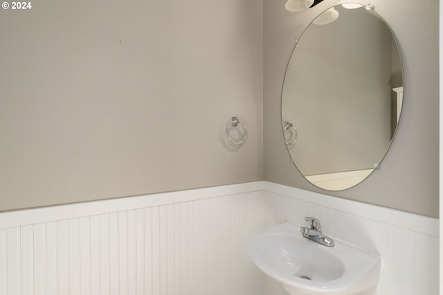 bathroom with sink