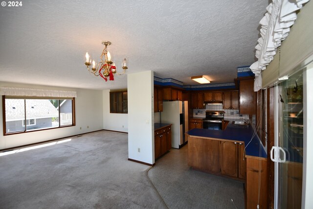 kitchen featuring electric stove, an inviting chandelier, white fridge with ice dispenser, a textured ceiling, and decorative backsplash