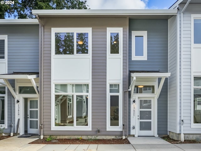 view of townhome / multi-family property