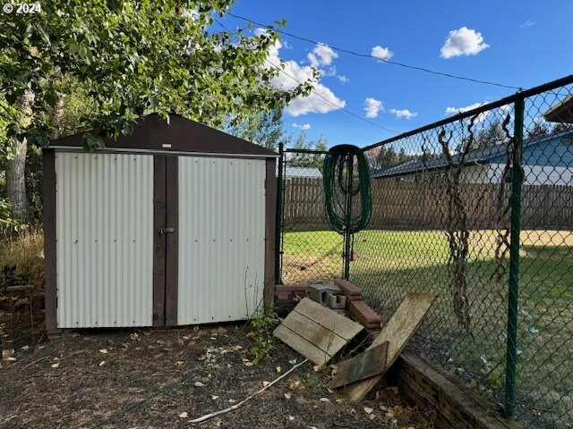 view of outdoor structure