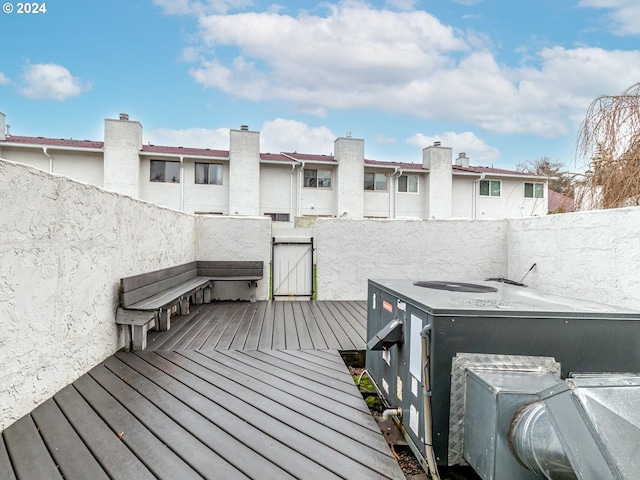 3242 NE 29th St, Gresham, OR 97030 - deck featuring a fenced backyard and a gate
