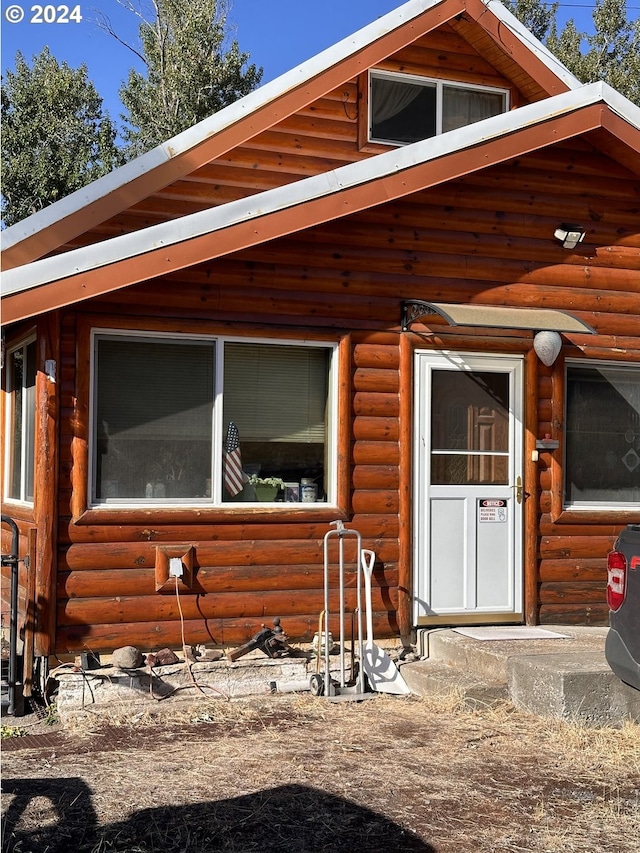 view of property entrance