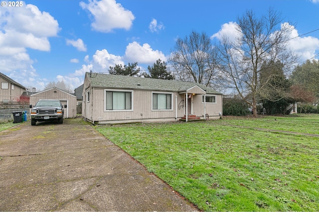 view of front of property with a front lawn