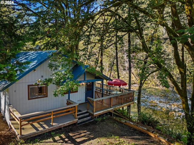 view of front facade featuring a deck