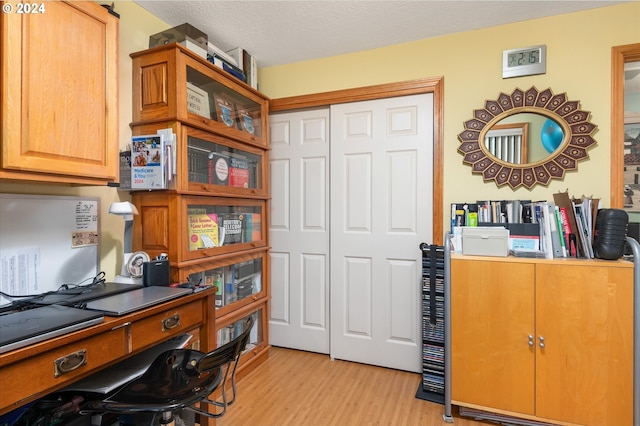 3824 Brighton Ave, Eugene, OR 97405 - office area with light wood-type flooring