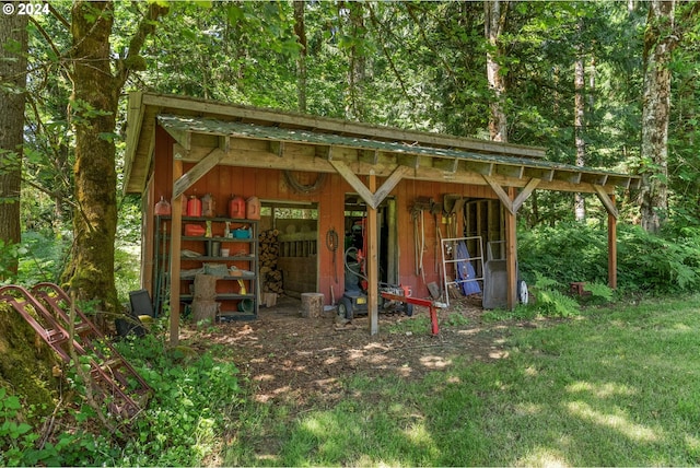 view of outbuilding