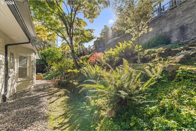 2626 SW Ravensview Dr, Portland, OR 97201 - view of yard