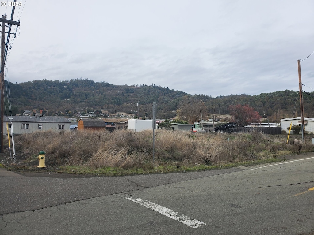 3598 Hooker Rd, Roseburg, OR 97470