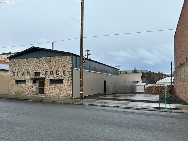 view of building exterior