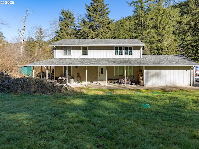 country-style home featuring a front yard and roof with shingles