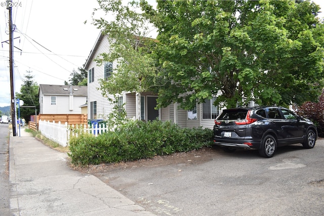 view of front of property