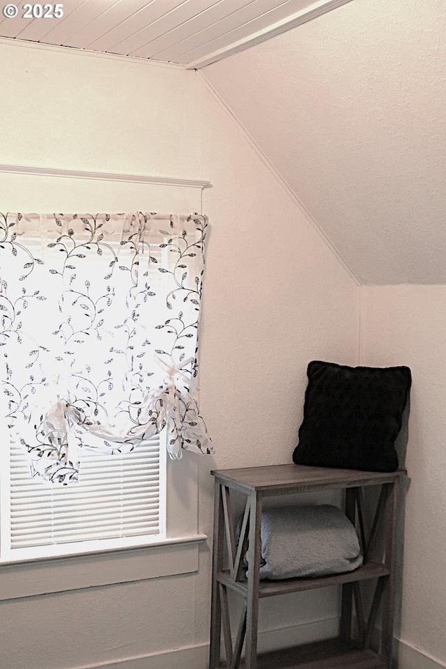 530 SE Marlin Ave, Warrenton, OR 97146 - interior space featuring lofted ceiling