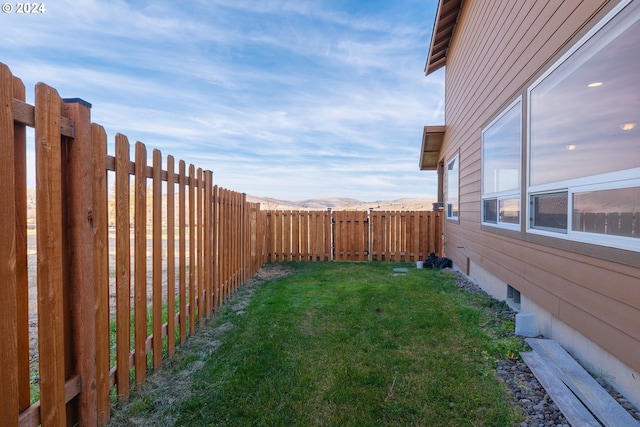 421 Little Lake Rd, Maupin, OR 97037 - view of yard