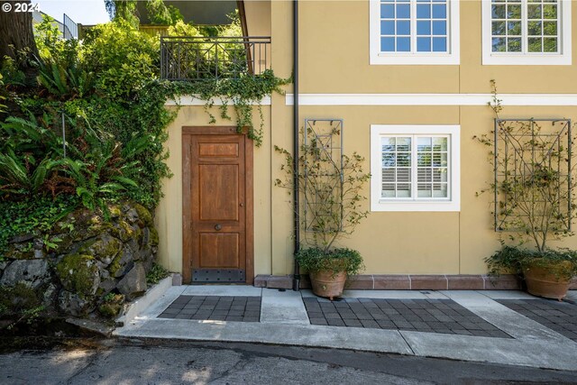 view of property entrance