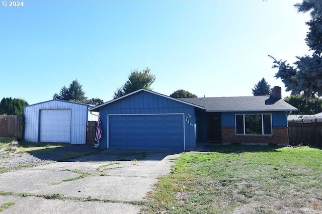 ranch-style house featuring a front lawn