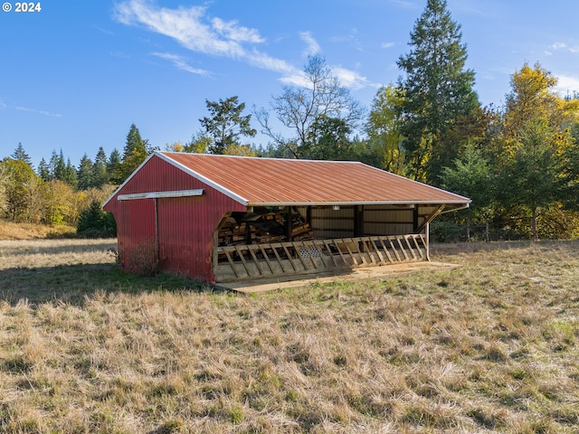 view of outdoor structure