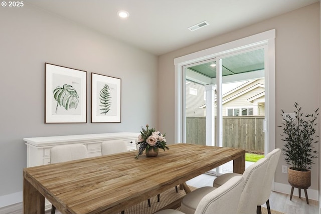 3818 S 44th Ln, Ridgefield, WA 98642 - dining room featuring light wood-style flooring, baseboards, and recessed lighting