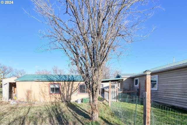 exterior space with a lawn