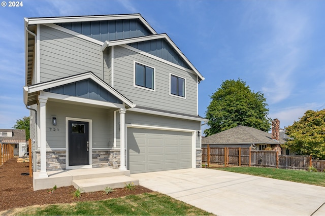 craftsman house featuring a garage