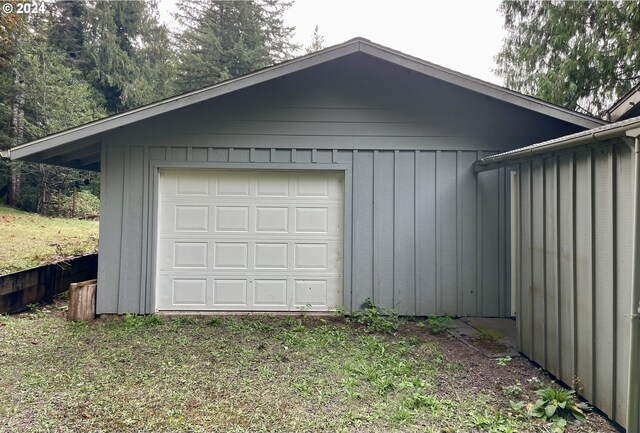87535 Tiernan Rd, Mapleton, OR 97453 - view of detached garage