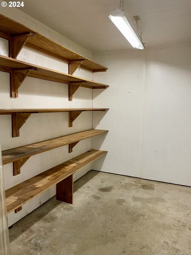 87535 Tiernan Rd, Mapleton, OR 97453 - view of storage room