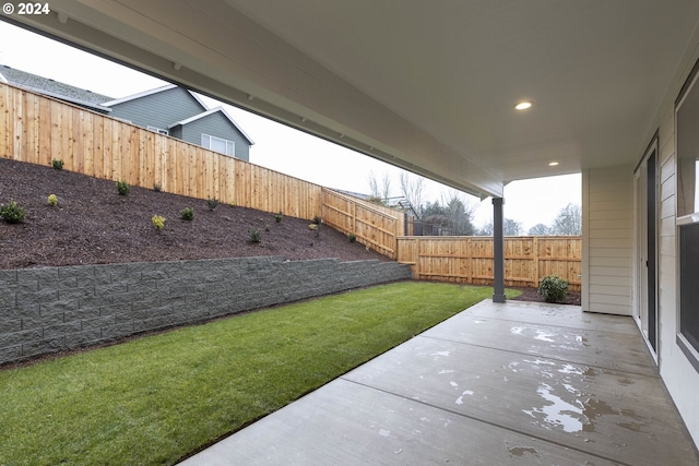 view of yard featuring a patio