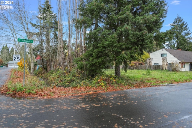 Butternut Dr, Beaverton, OR 97007