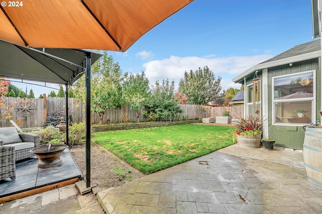 view of yard with a patio